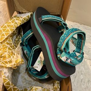 Teva flatform universal